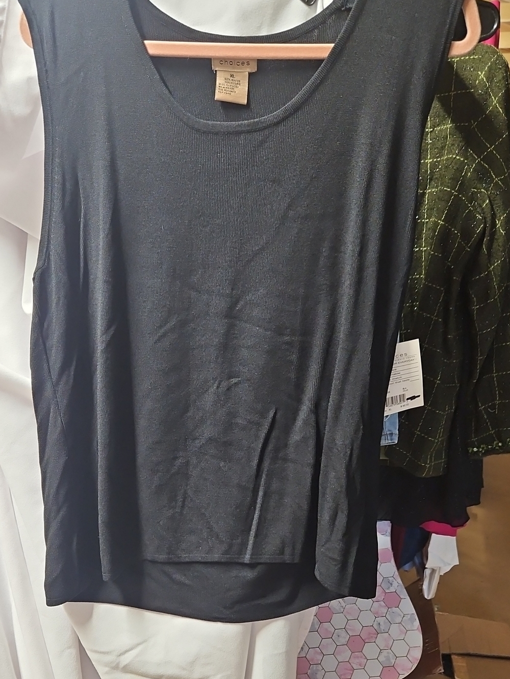 NW-1 Choices Black Sleeveless Scoop Neck Tank Top